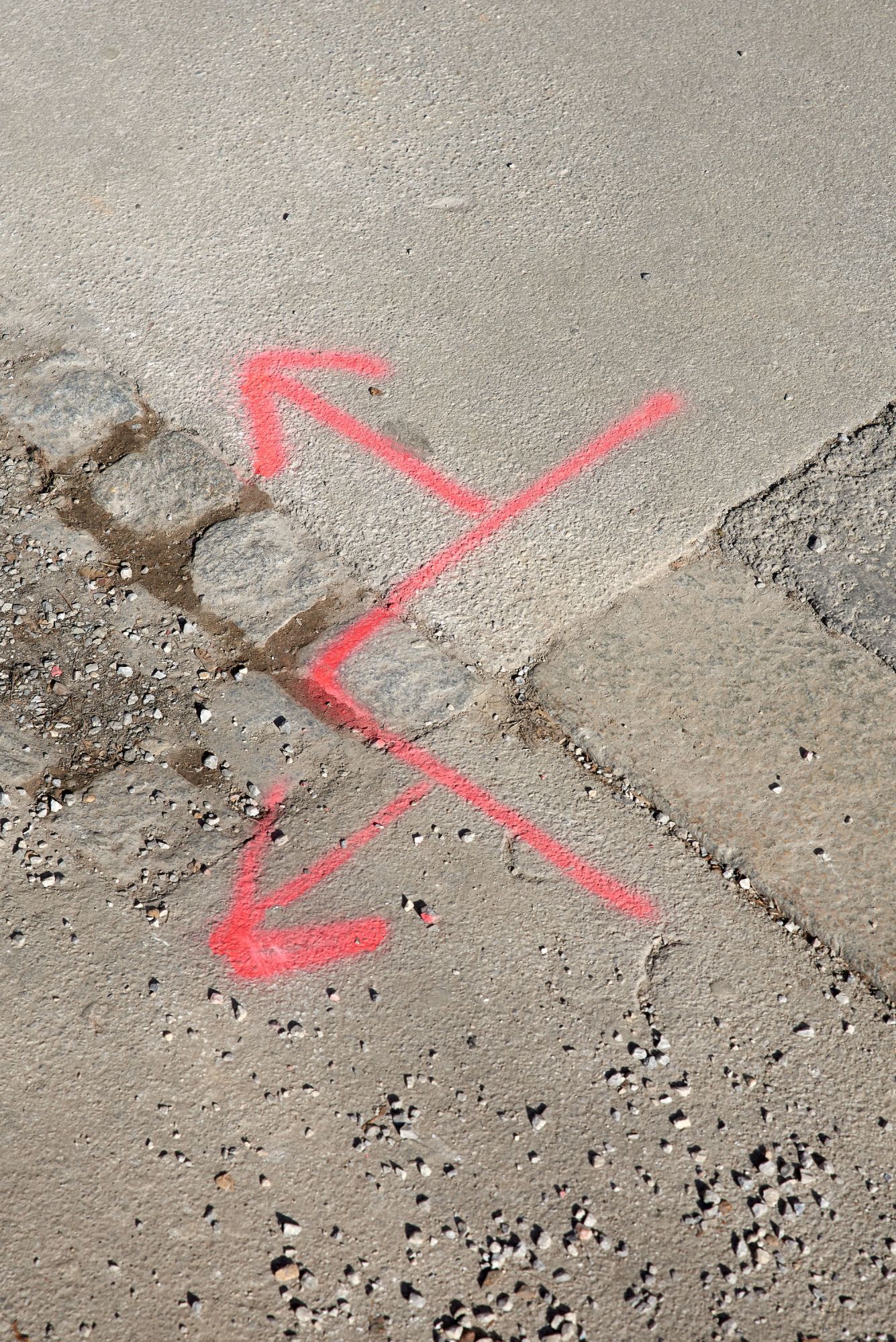 Részlet a Szög és távolság című installációból (Red Mark) 